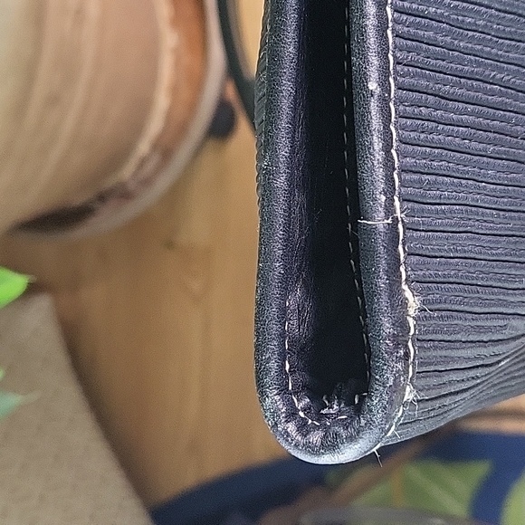 Salvatore Ferragamo Large Black Tote - Picture 5 of 17